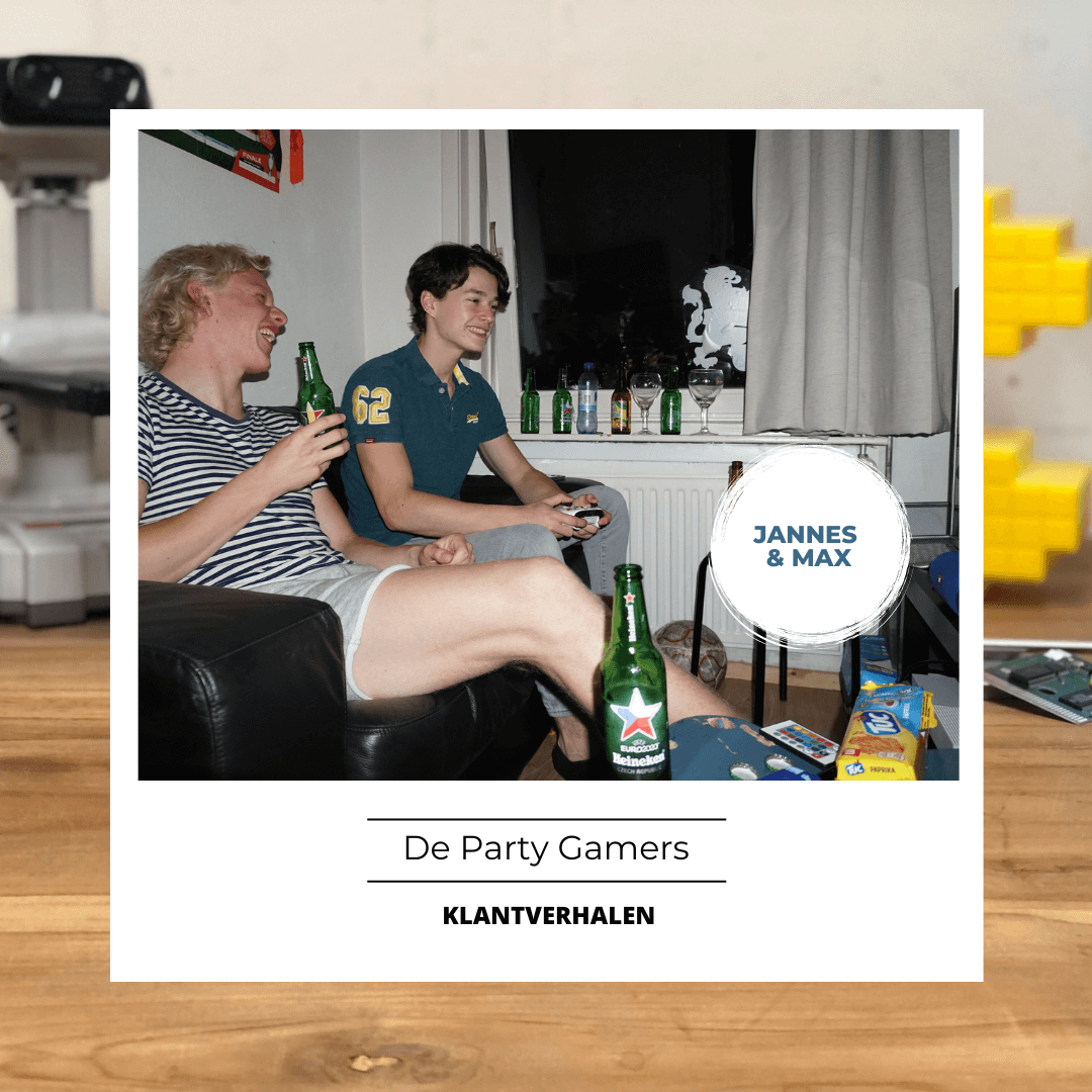 Klantverhalen; Jannes en Max gamen met een biertje